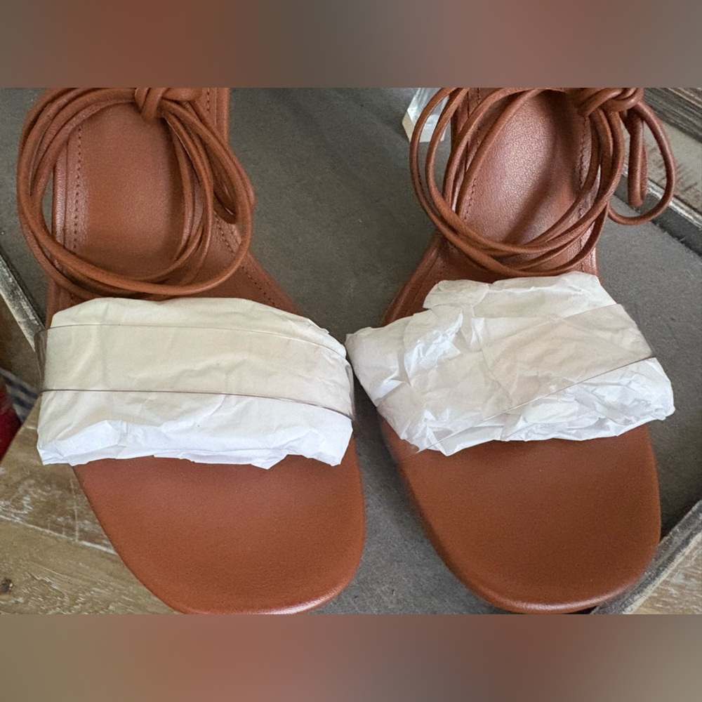 Larroude Leather Gloria Sandal Heels Lace Up Caramel Tan w Clear Heel 8.5 NIB - Picture 8 of 12